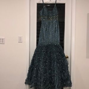 Blue stain sequined dress